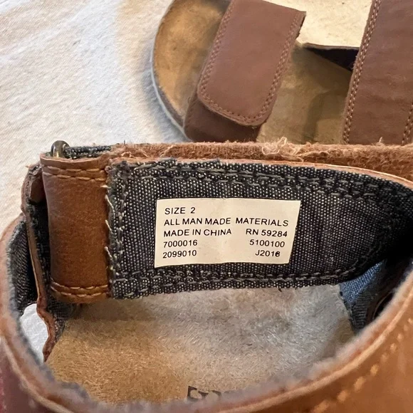 Children’s Place Sandals Kids Size 2 - Picture 5 of 5